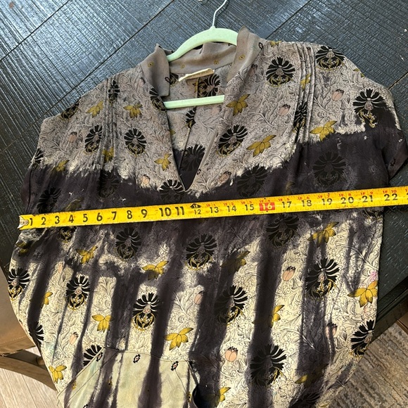 Elegant Gray and Yellow Maxi Dress - Picture 11 of 12